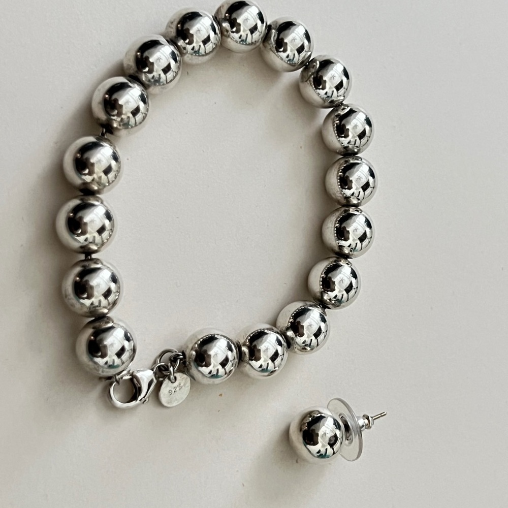 Tiffany & Co. Silver Beaded Bracelet w/Tiffany Pouch included